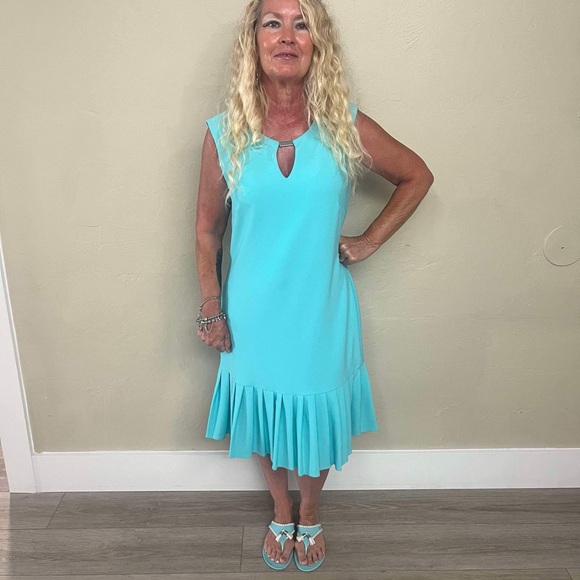 Sandra Darren Aqua Keyhole Neck Midi Dress - Picture 15 of 15